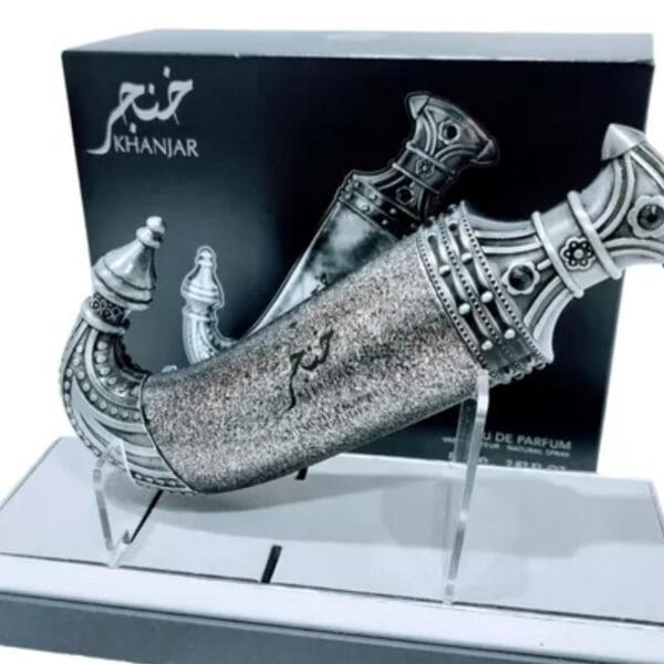 Khanjar – Lattafa Perfume Unisex 2023, Oriental Especiado y Amaderado, Notas de Nuez Moscada, Jengibre, Pachulí y Cuero